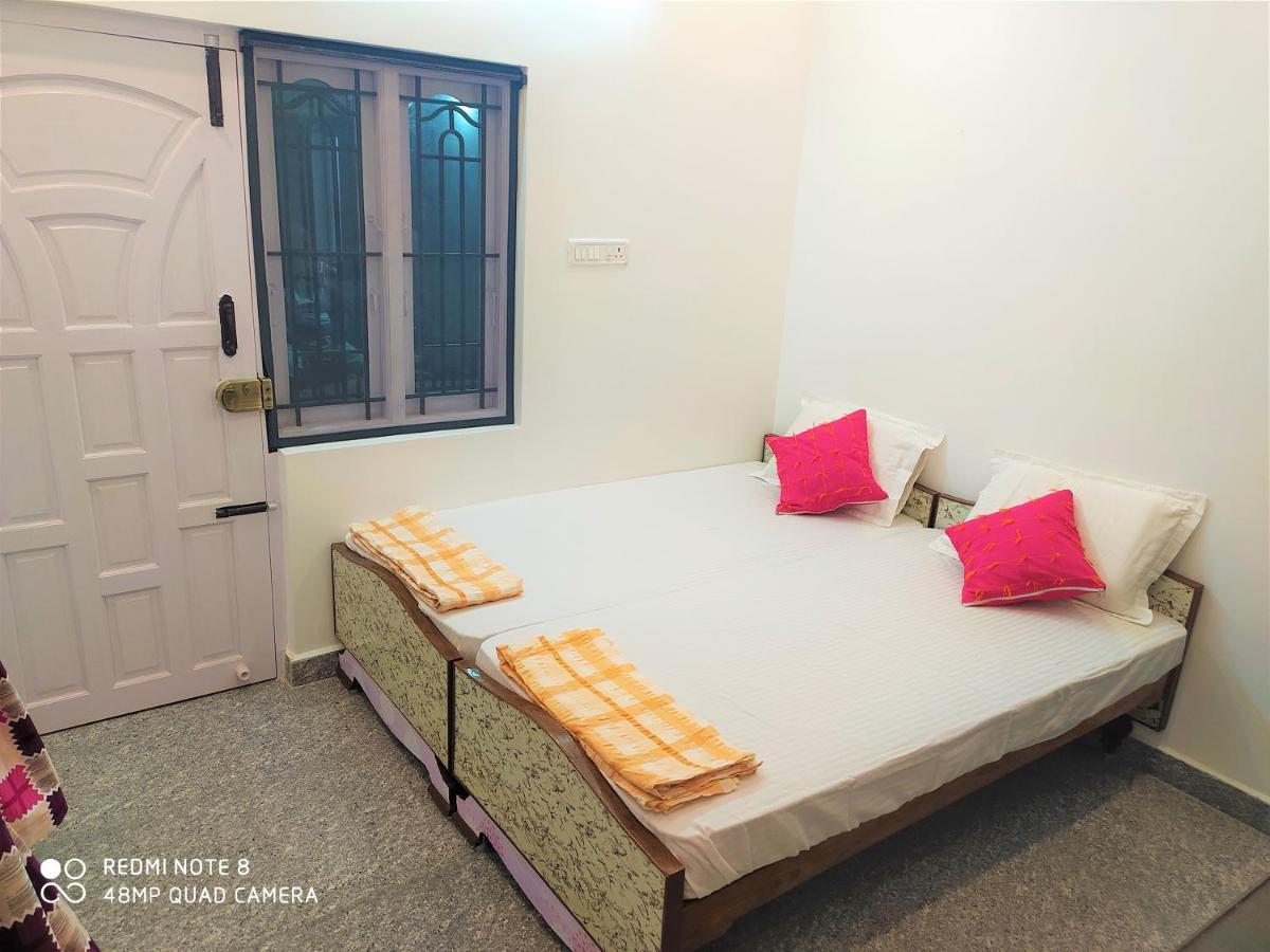 Criston Home Stay Madurai Bagian luar foto